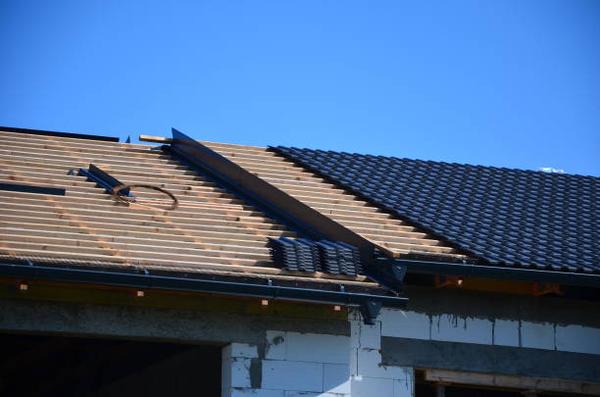 Transform Your Roof with Experienced Henderson Contractors